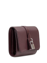 Stella McCartney Lock Wallet in Bordeaux - Collezione Happy Birthday | Lidia Shopping