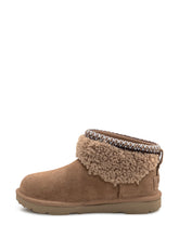 UGG Stivaletti Maxicurly in Camoscio Castagna - Fall/Winter 2025 - On Sale - Bambino | Lidia Shopping