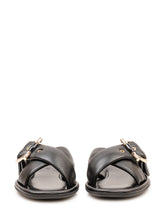 Sandali Flat con Fasce Incrociate e Dettaglio Metallico - Collezione Happy Birthday | Lidia Shopping